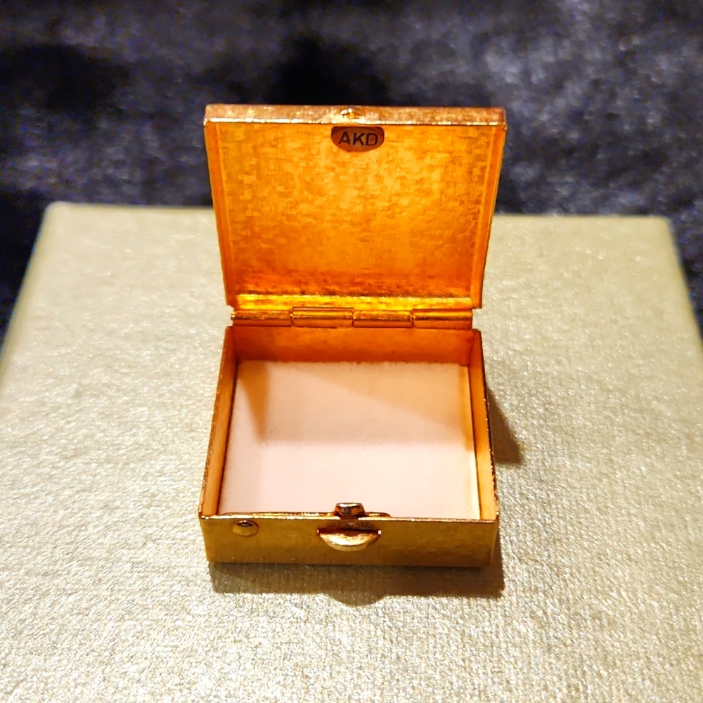 Pillbox - Picture 3 of 6